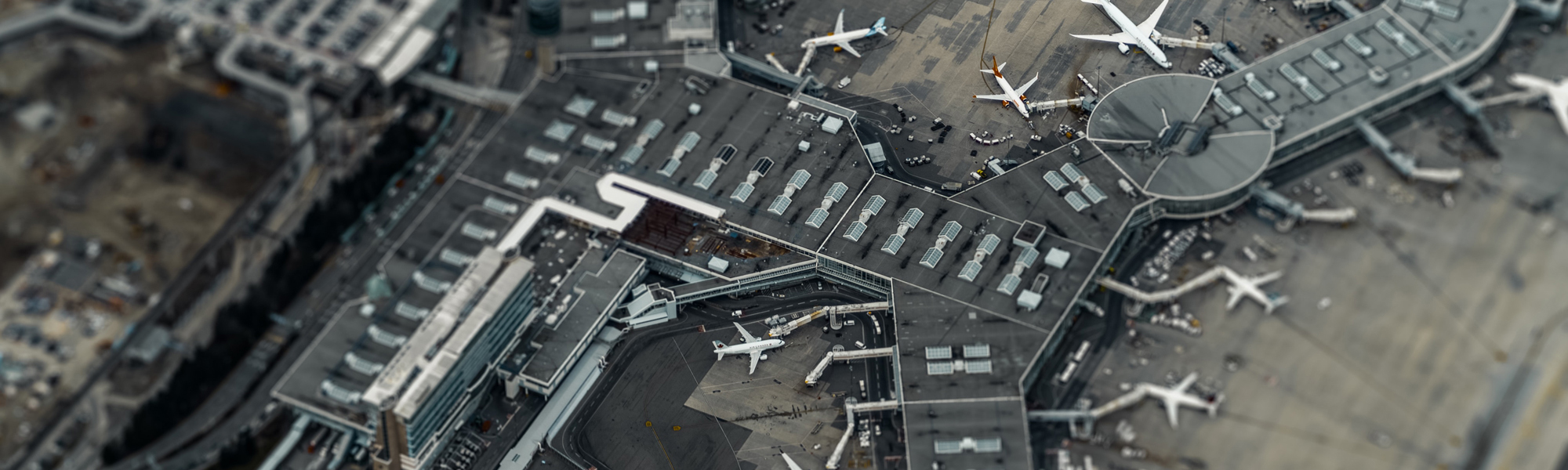 Airport, photo by Tomas Williams on Unsplash