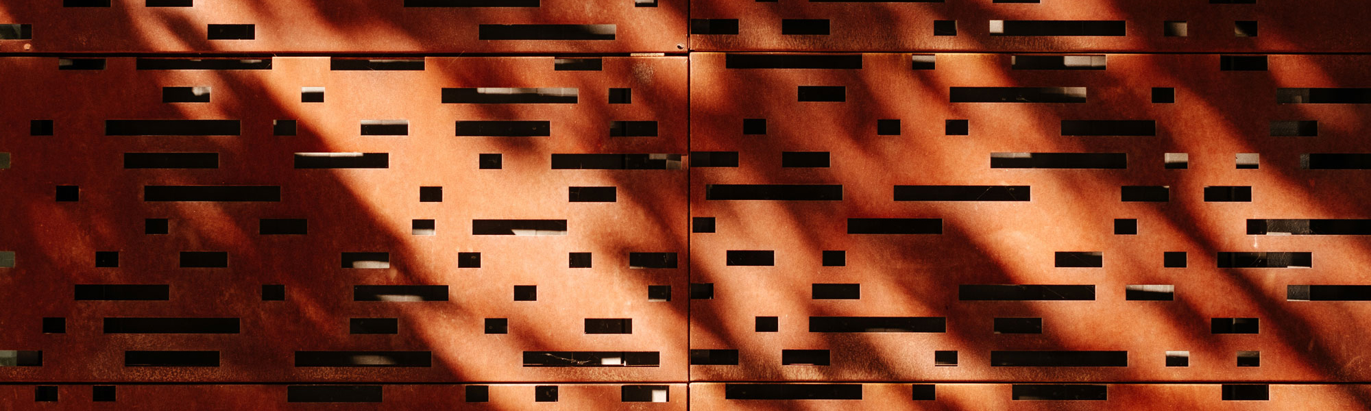 Orange screen Photo by Samuel Zeller on Unsplash