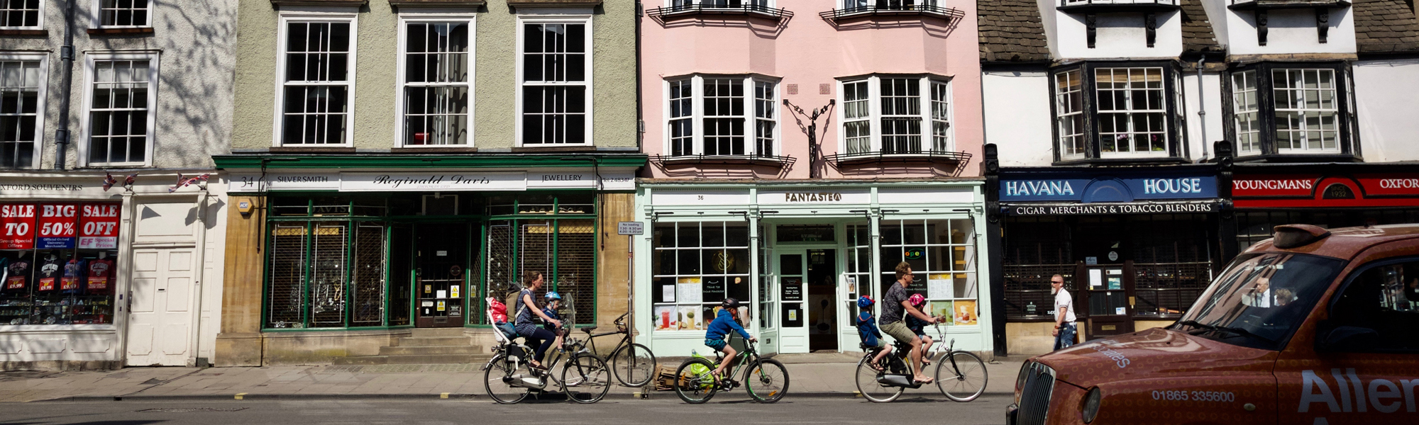Street in Oxford. Photo by Tim Bechervaise on Unsplash